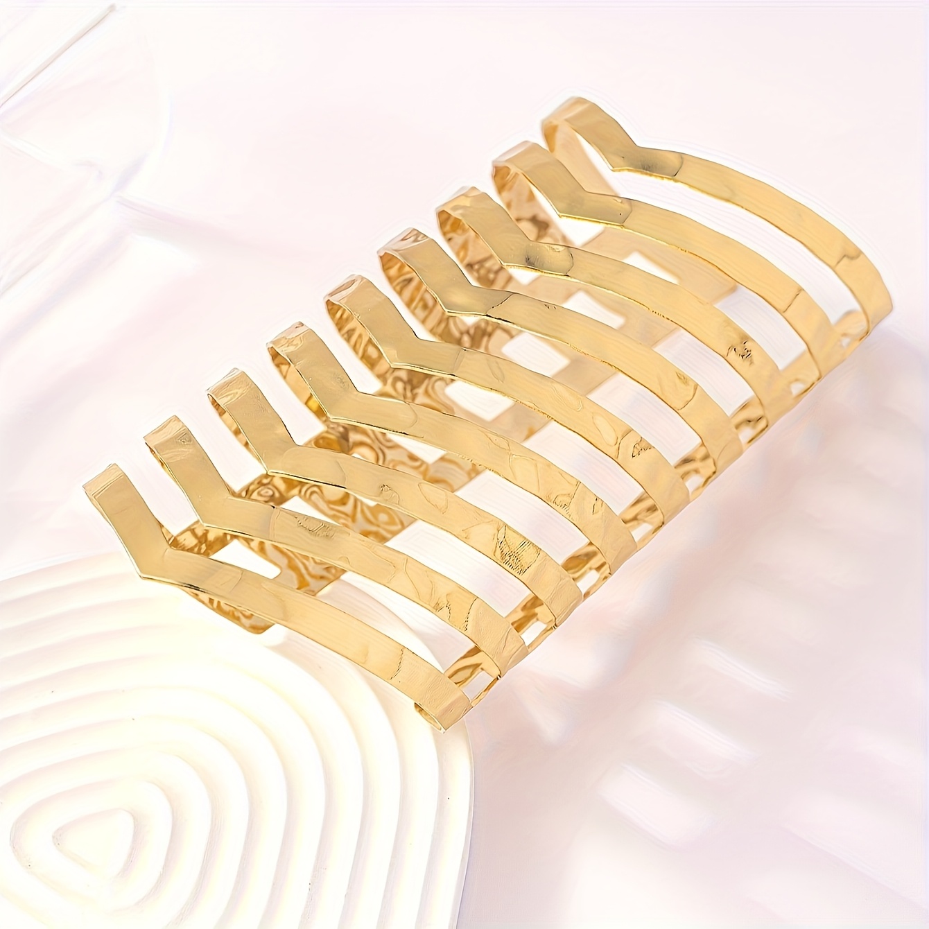 Women's Exaggerated Metallic Triangular Hammered Geometric Bangle